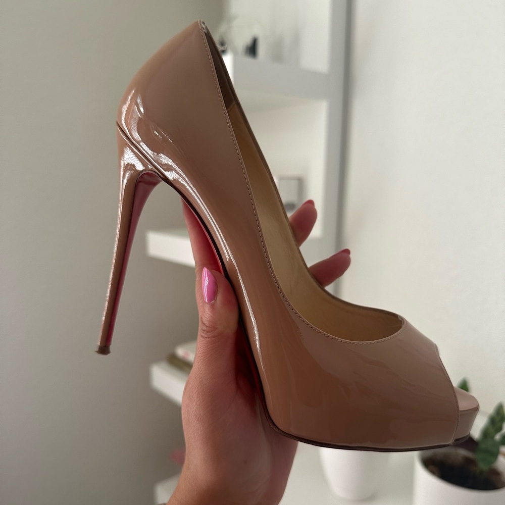 Christian Louboutin Very New Privé size 39, nude color peep toe